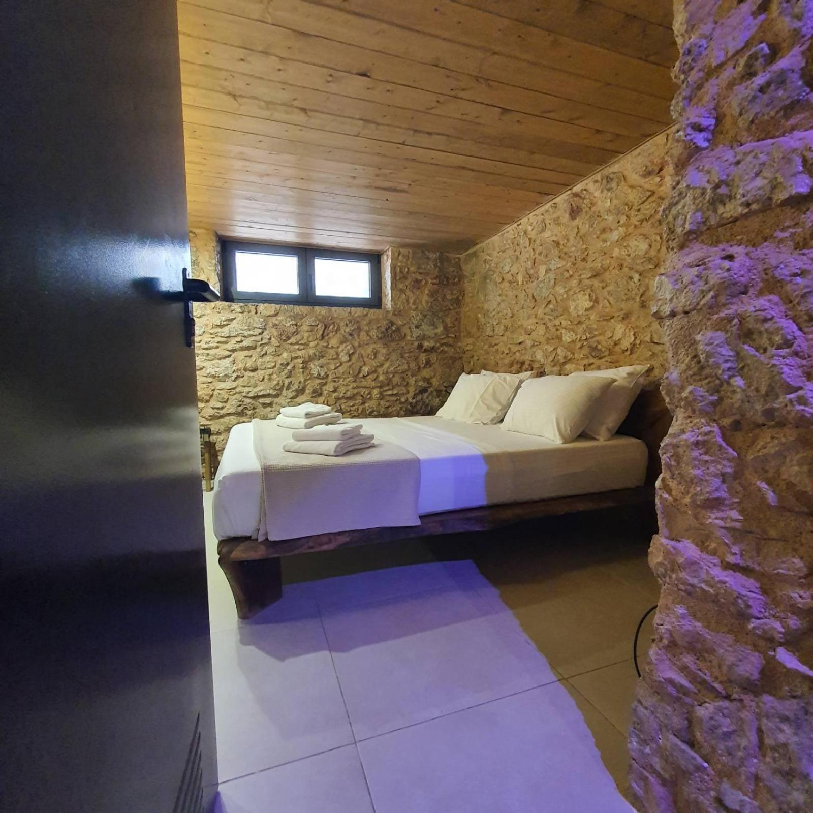 Sea View Garden Suites Piraeus Buitenkant foto
