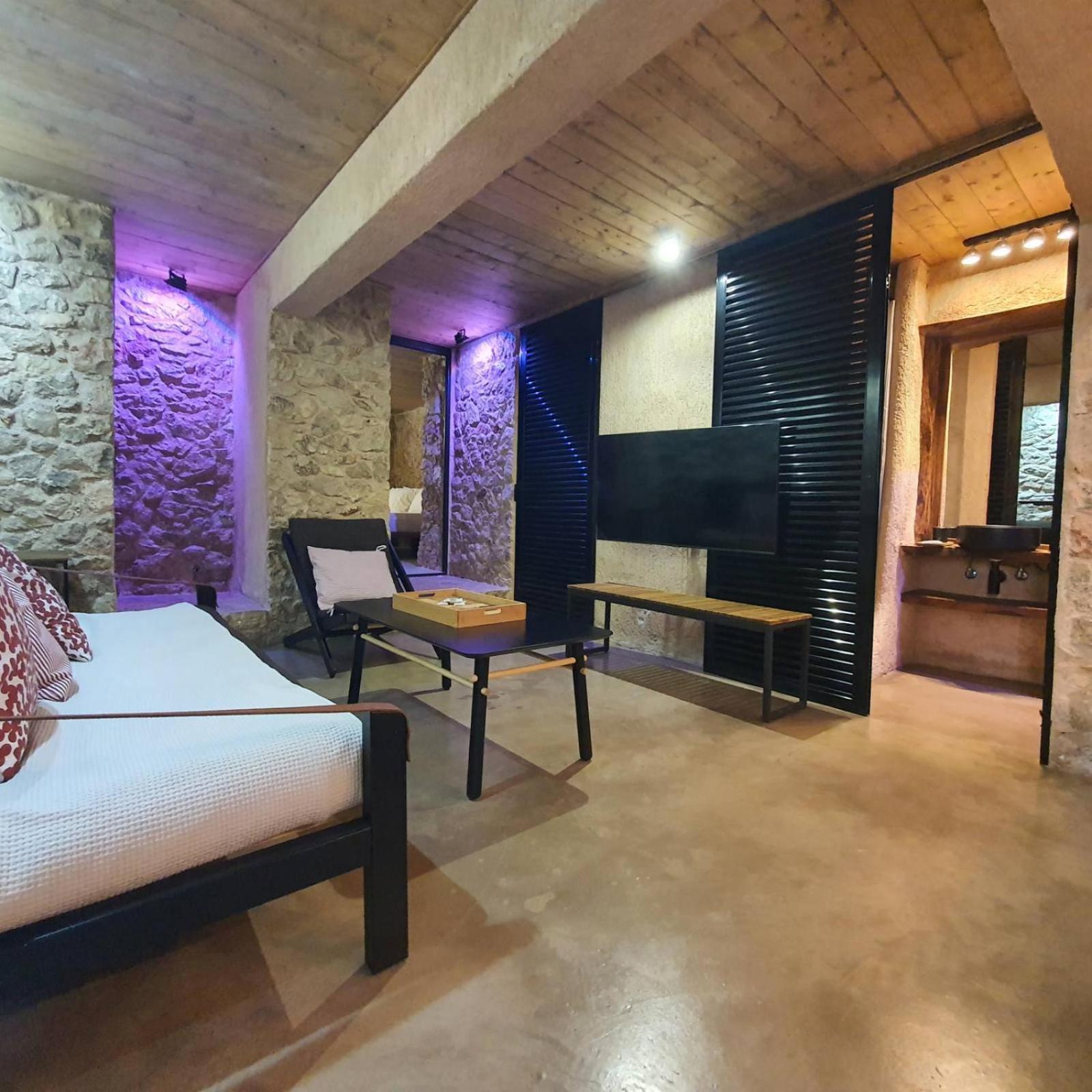Sea View Garden Suites Piraeus Buitenkant foto
