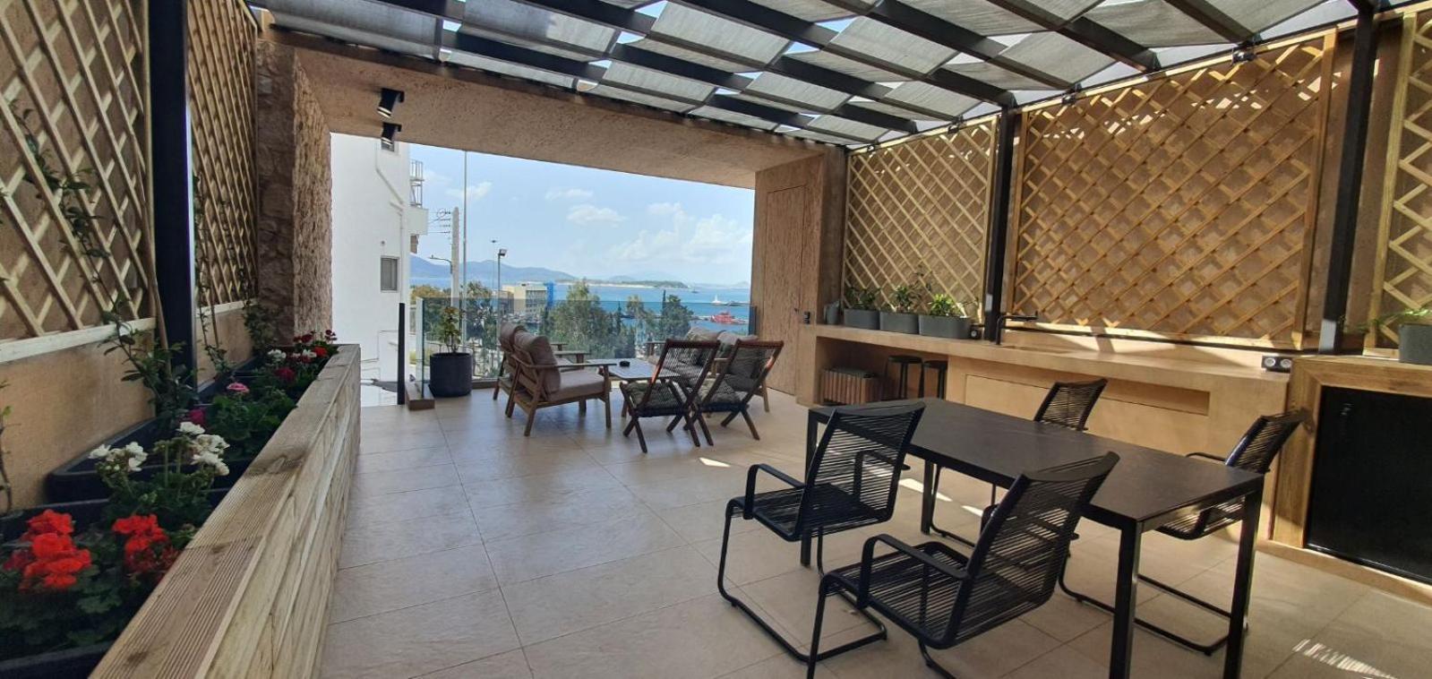 Sea View Garden Suites Piraeus Buitenkant foto