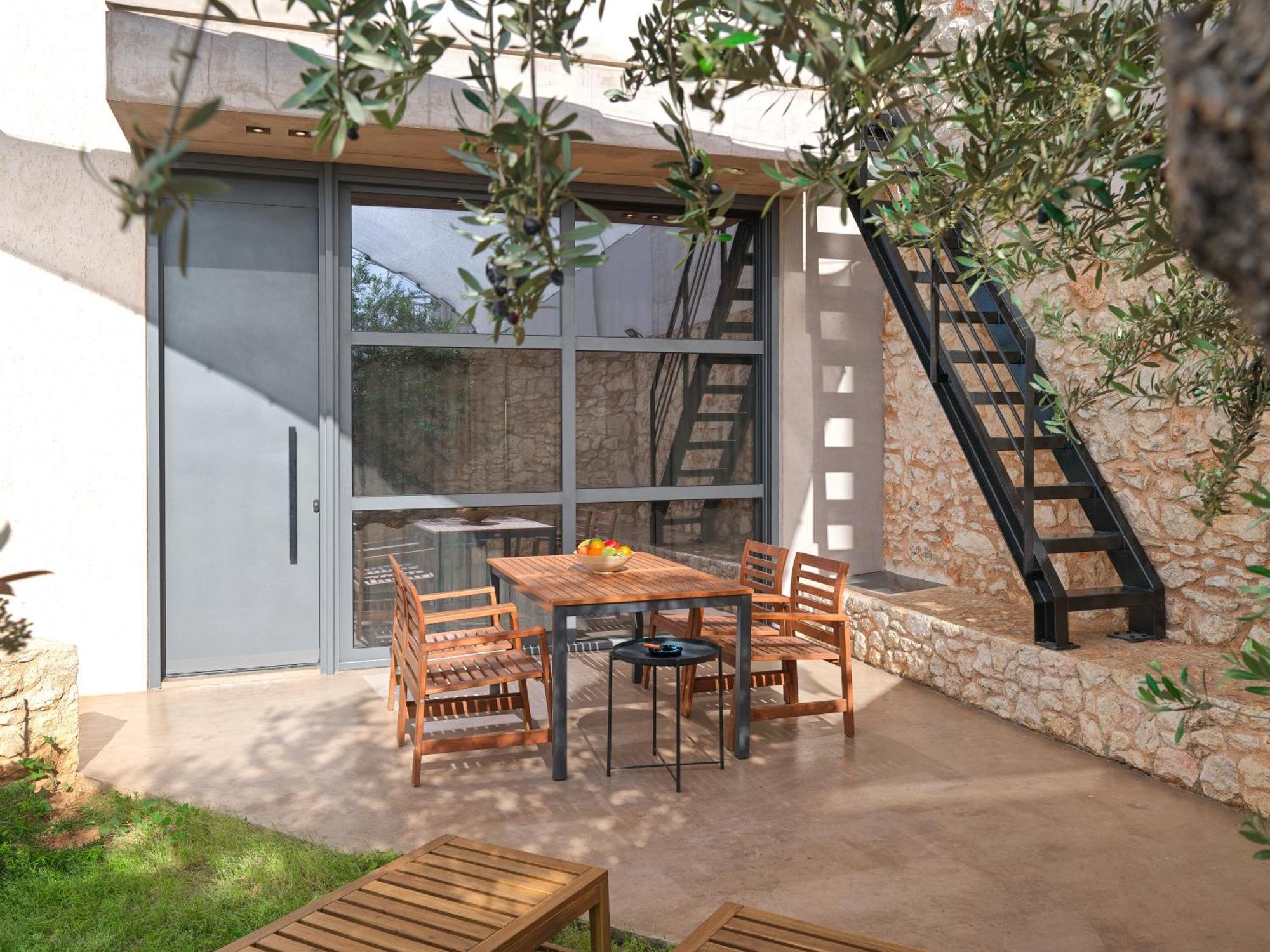 Sea View Garden Suites Piraeus Buitenkant foto